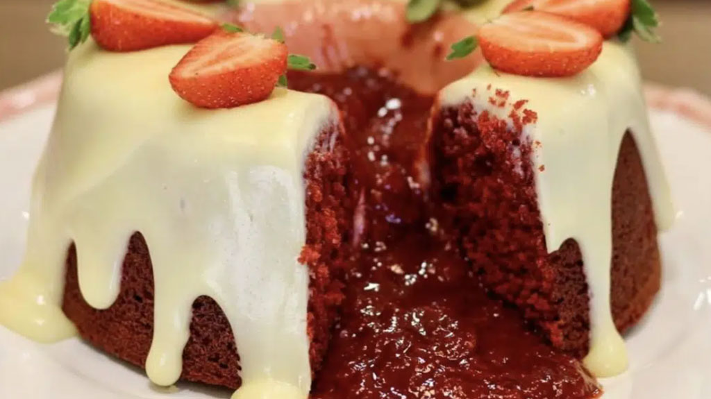 Massa De Bolo Red Velvet Que Fica Fofinha E Deliciosa Veja E Fa A Tudo De Receitas