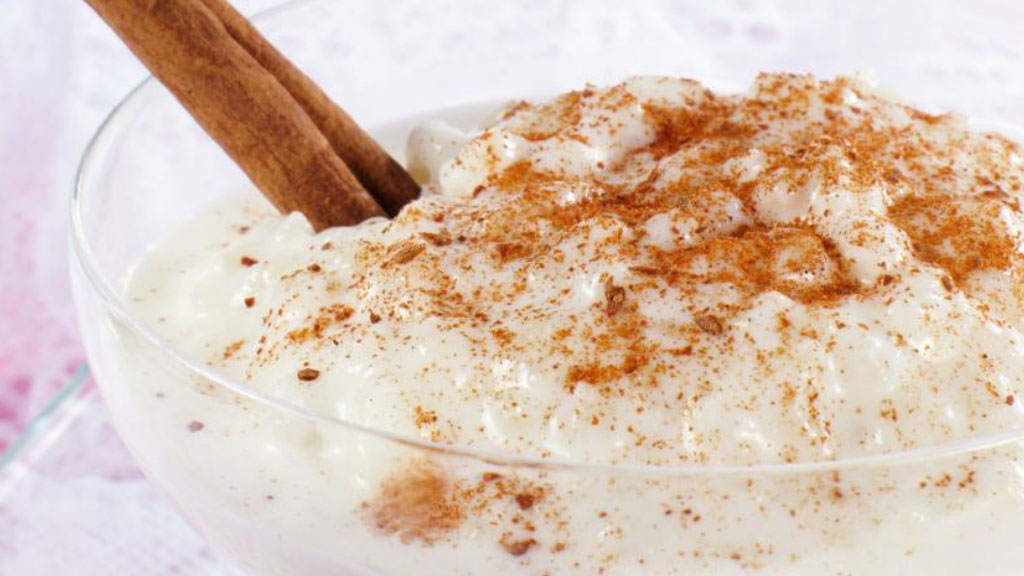 Arroz doce com leite condensado super fácil de fazer