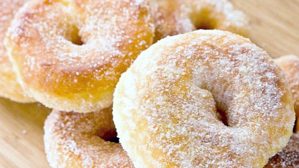 Faça essas rosquinhas de pinga que derretem na boca, confira