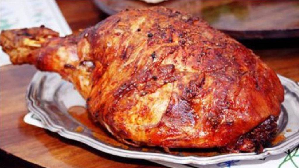 Pernil ao molho de laranja suculento