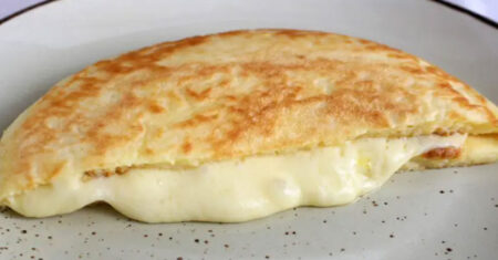 Pão de queijo minas na frigideira, eu amo fazer para o café da manhã