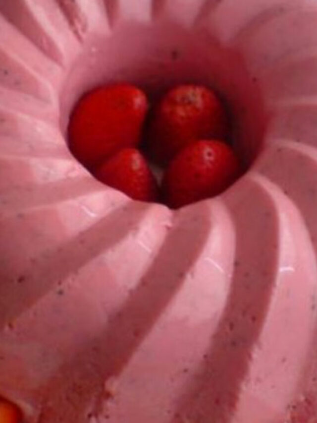 cropped-Pudim-de-gelatina-de-morango.jpg