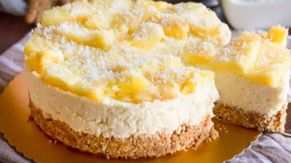 Cheesecake de coco e abacaxi