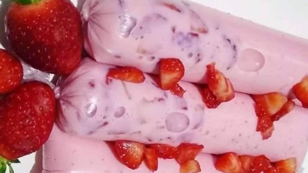 Geladinho de Morango com frutas