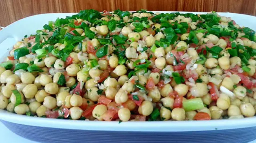 Salada de grão de bico