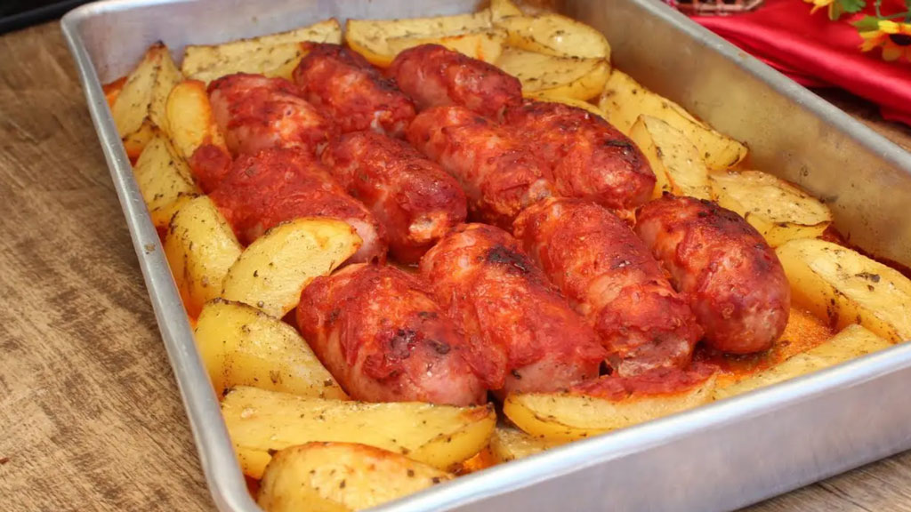 Linguiça de forno com batata