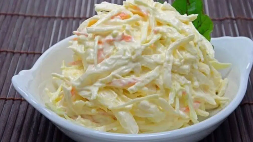 Salada cremosa de repolho