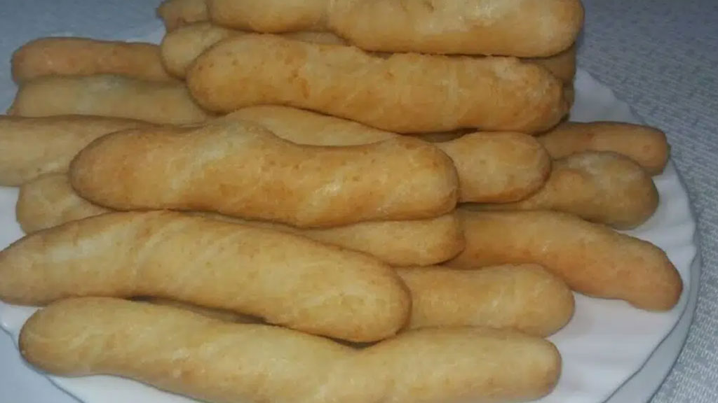 Biscoitão frito de mussarela