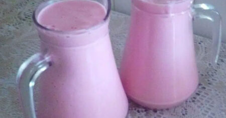 Iogurte de morango natural, faça essa bebida deliciosa na sua casa