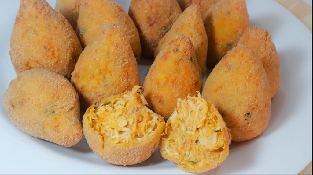 coxinha de inhame com atum