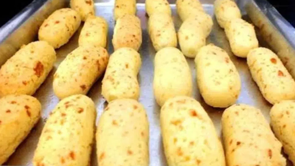 Biscoitão de polvilho com queijo