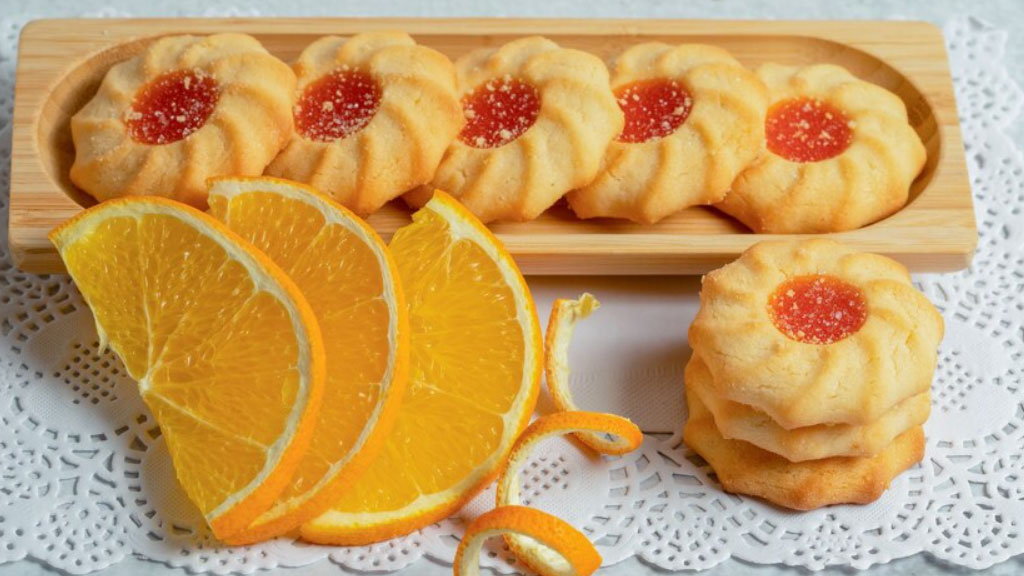 Biscoito com gotas de geleia de laranja