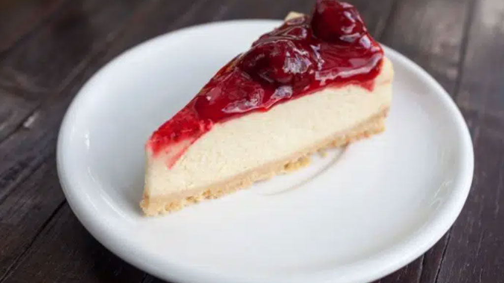 Cheesecake com geleia de morango