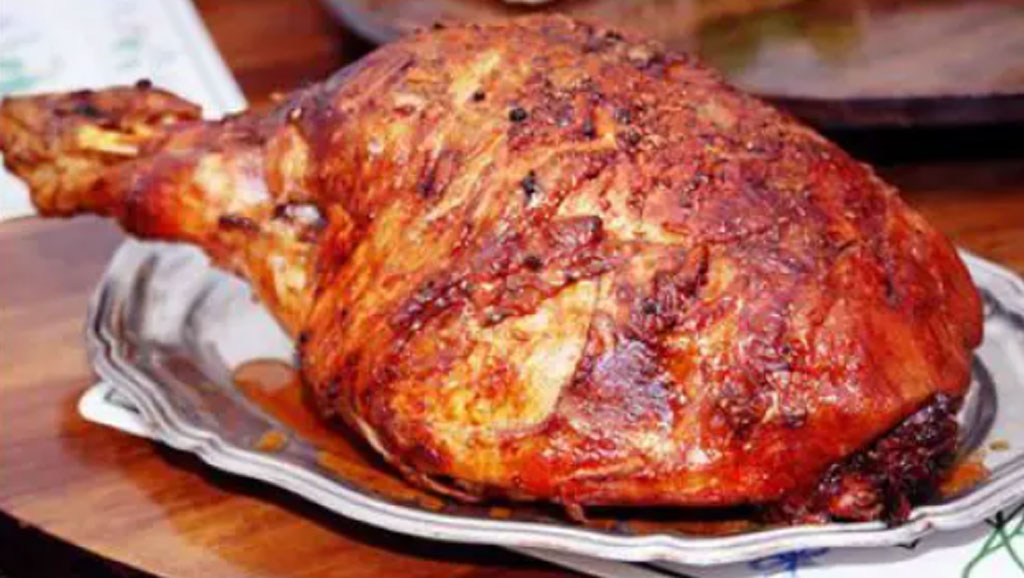 Pernil suíno assado