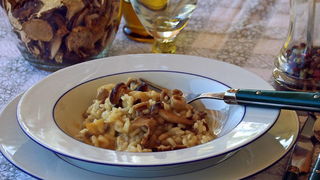 Arroz cremoso com cogumelo