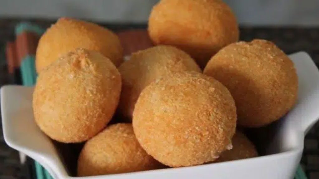 Bolinha de queijo mussarela