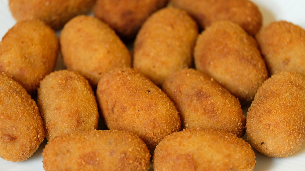 Croquete de carne igual de padaria