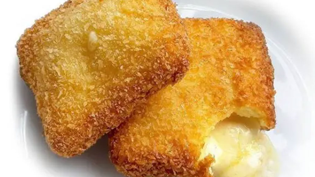 Pão de forma empanado com queijo