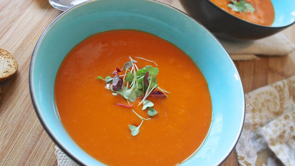 Sopa de tomate cremosa