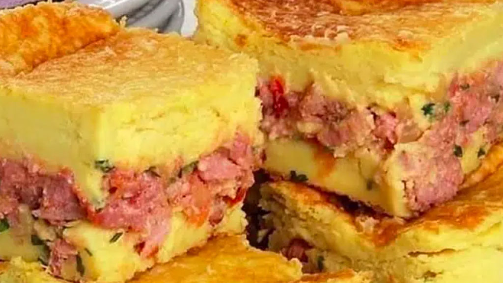 Torta de mandioquinha com linguiça