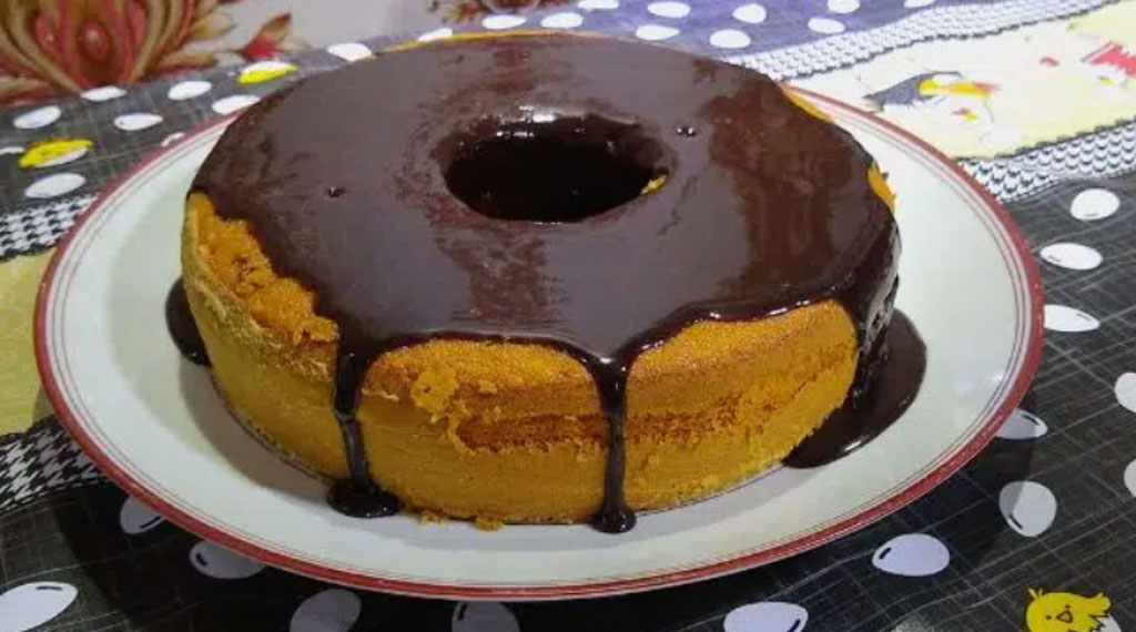 Bolo de cenoura com canela