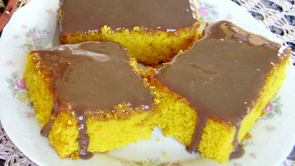 Bolo de laranja com chocolate