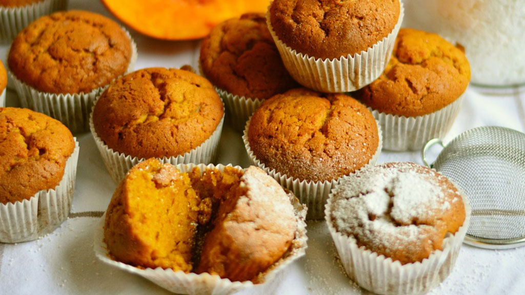 Bolinho de chuva assado com banana