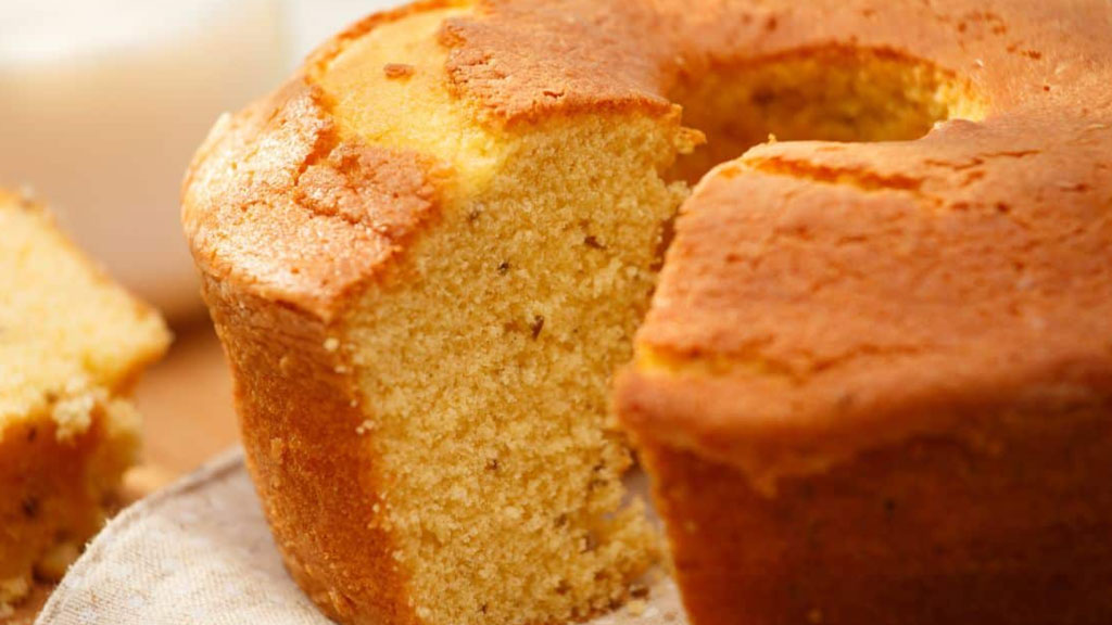 Bolo de fubá com 3 ingredientes