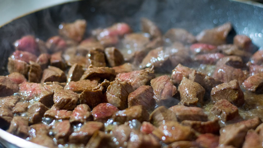 Picadinho de carne com milho