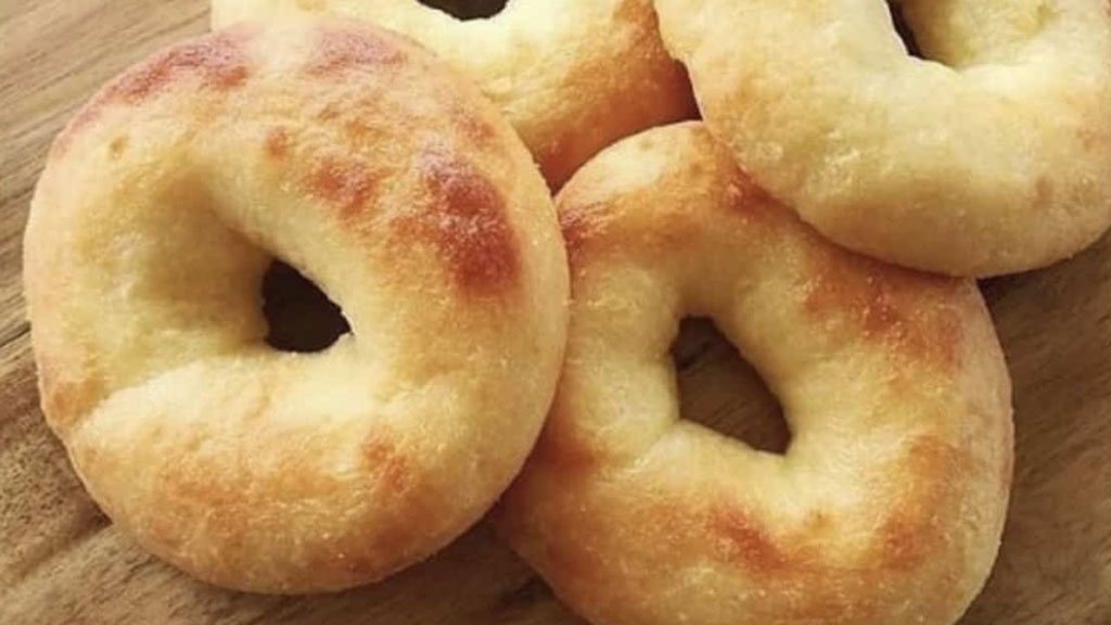 Rosquinha assada de queijo