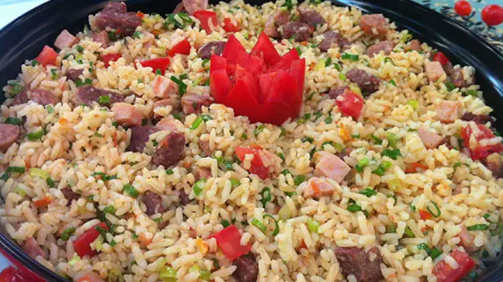 Arroz carreteiro no forno