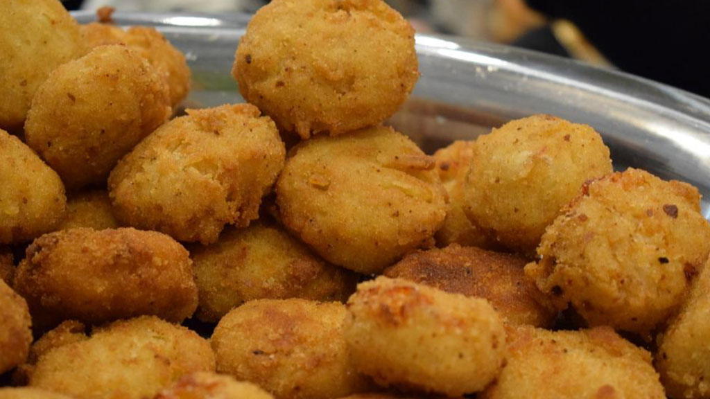 Bolinhas de batata frita crocante