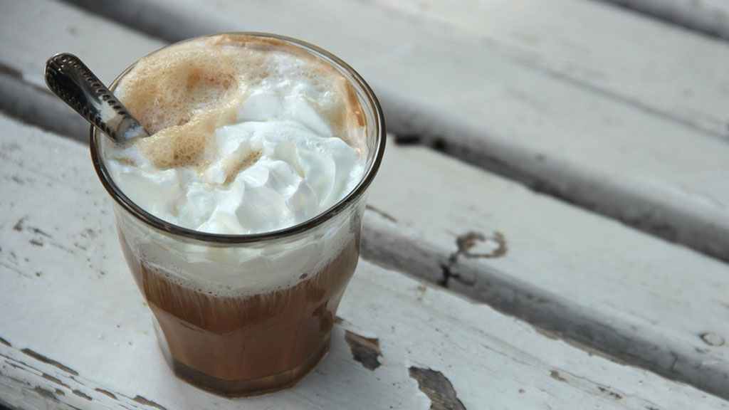 Chocolate quente de pão de mel