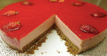 Torta mousse de morango, faça essa sobremesa deliciosa para a ceia de ano novo