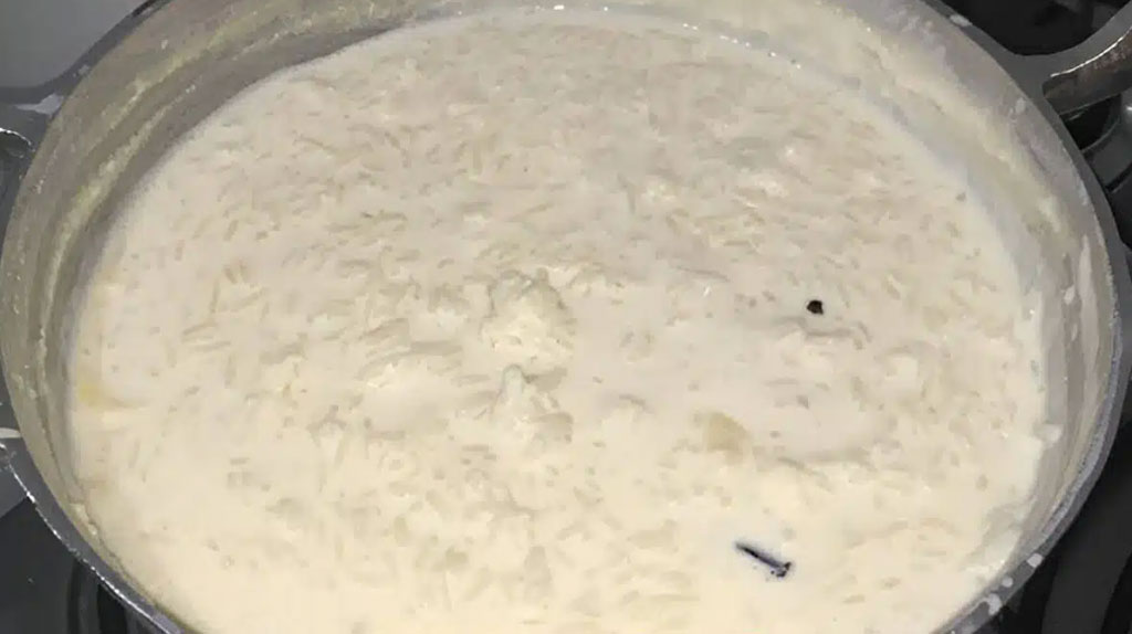 Arroz doce simples com coco