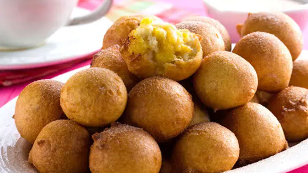 Bolinho de chuva e recheio de banana