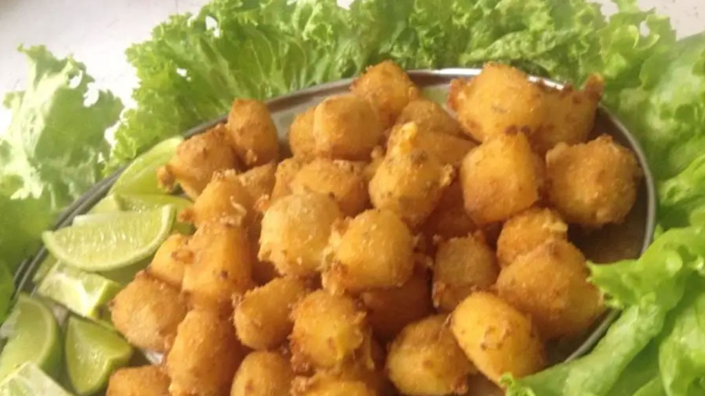 Bolinho de requeijão com frango