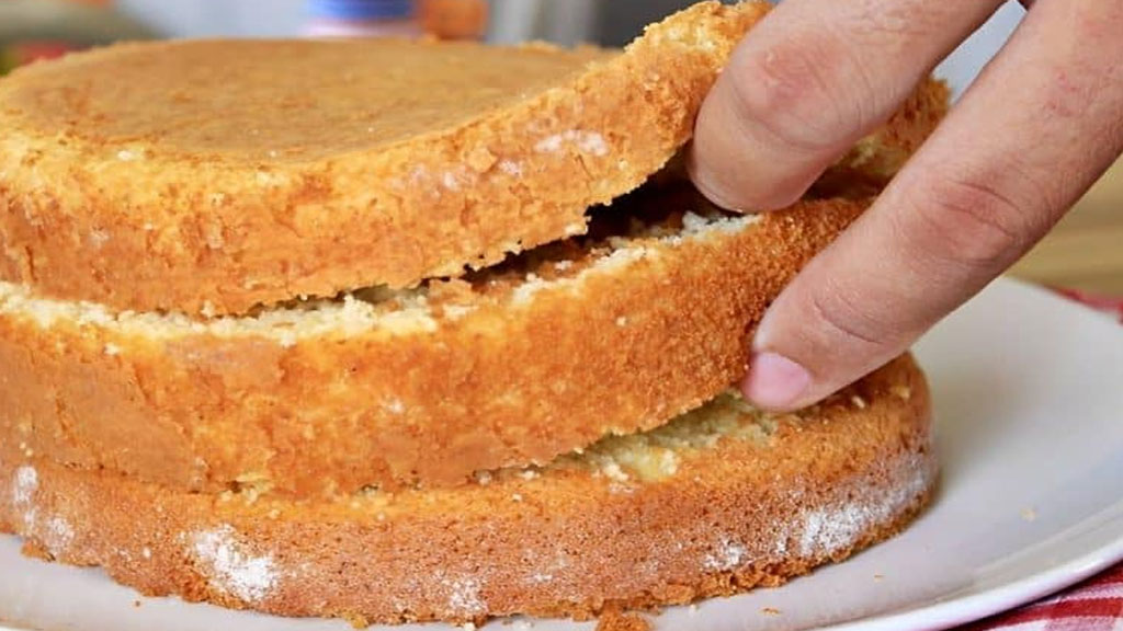 bolo pão de ló com 5 ingredientes