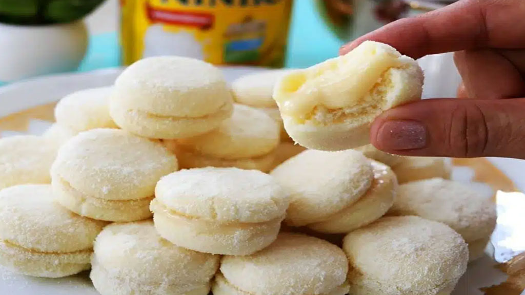 Biscoitos de leite ninho recheado