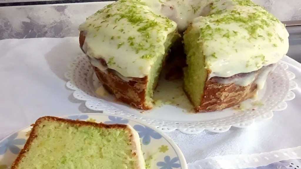 Bolo de iogurte com limão