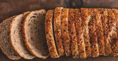 Pão caseiro integral delicioso, macio e muito fácil de fazer, confira agora