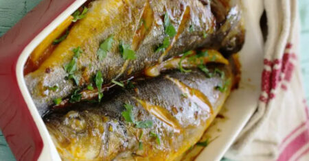 Peixe inteiro no forno, que tal fazer essa delícia em ocasiões especiais, veja como é fácil de preparar