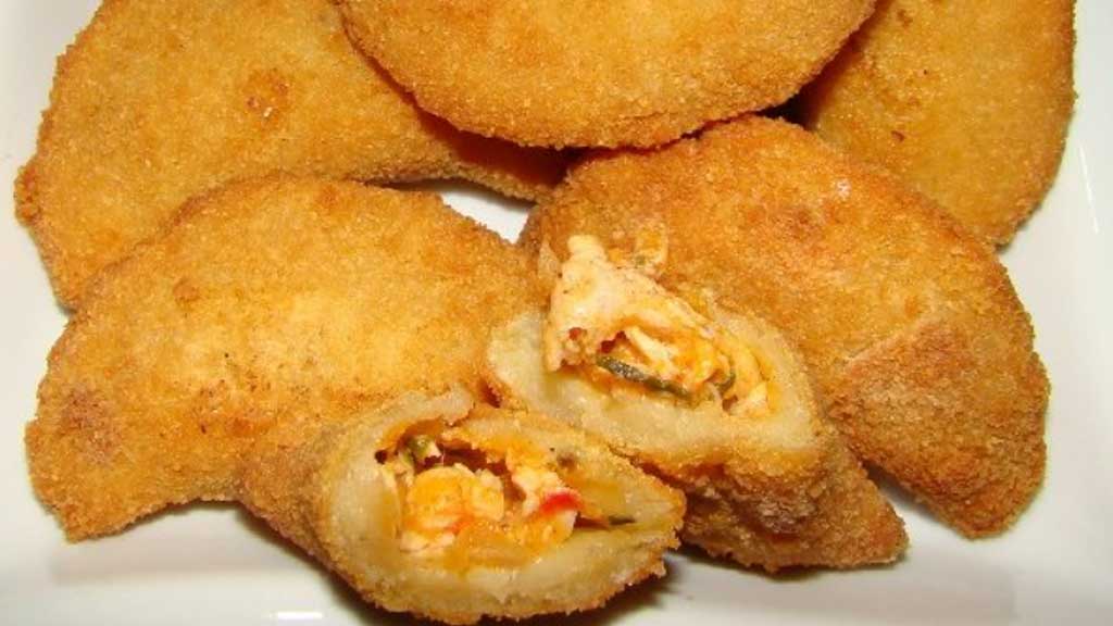 Risoles de frango cremoso