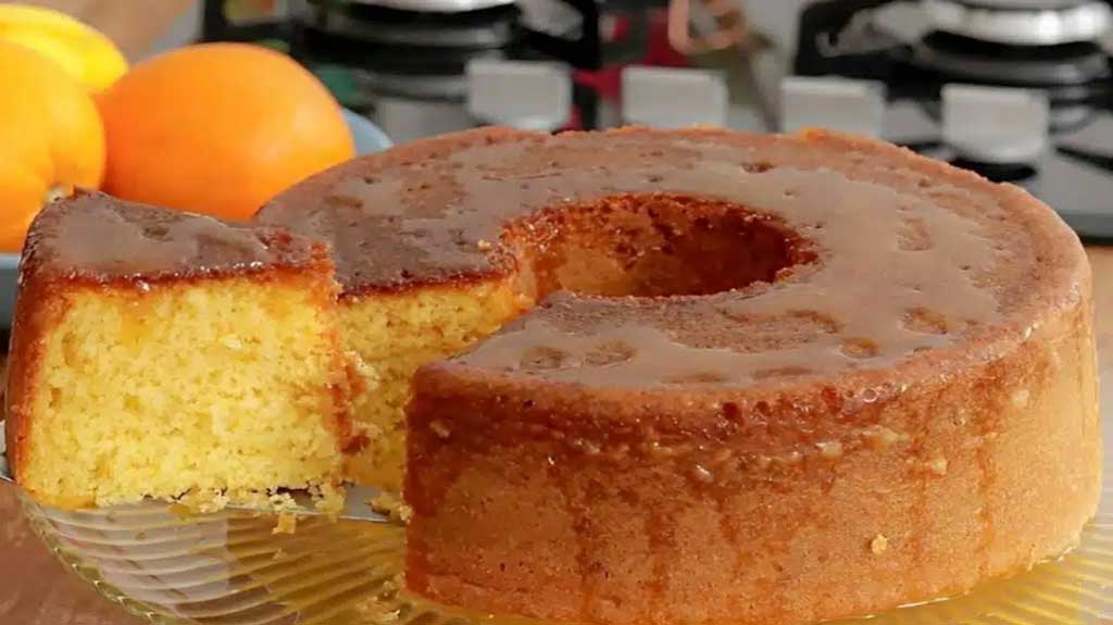 Bolo de laranja sem leite e farinha