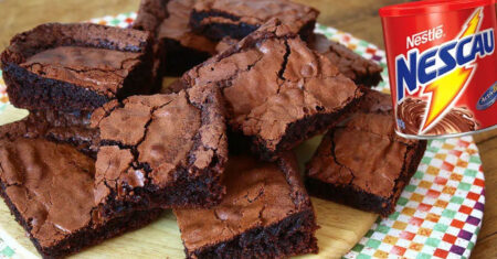 Brownie com nescau de 5 ingredientes super fácil de fazer, fica delicioso, faça assim