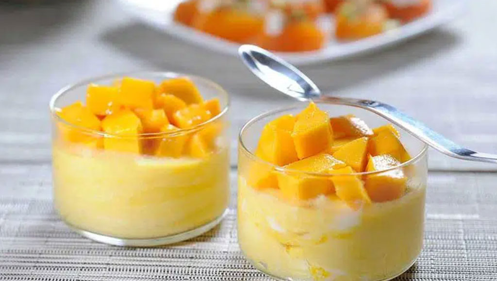 Mousse de manga direto da fruta