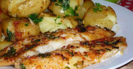 Merluza com batatas no forno, esse peixe fica super saboroso e suculento, confira
