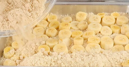 Torta de preguiçoso com banana, faça essa sobremesa em poucos minutos
