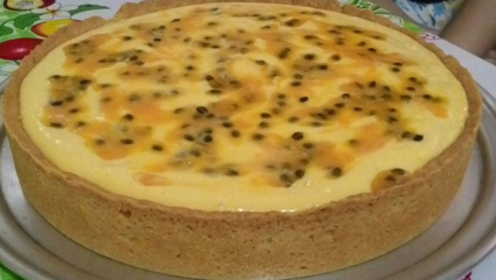 Torta gelada de maracujá