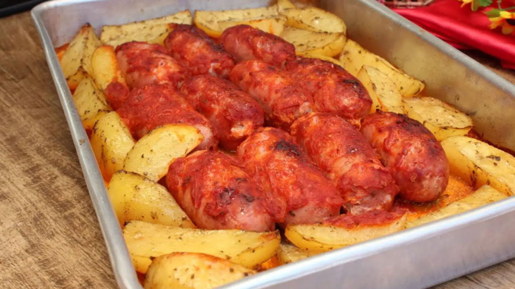 Linguiça de pernil assado com batata